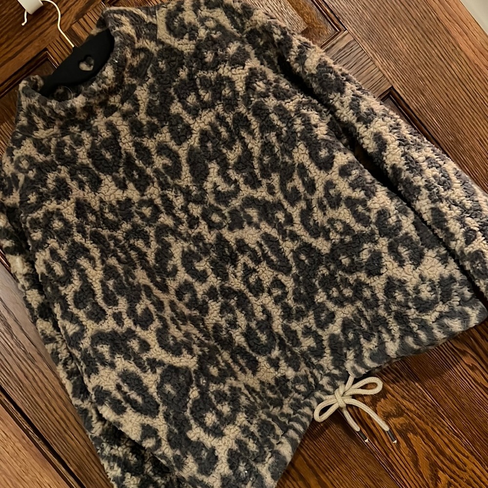 🤎Animal Print Sherpa Pullover